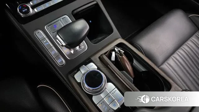 Genesis G90 id 3708934 из Кореи 19