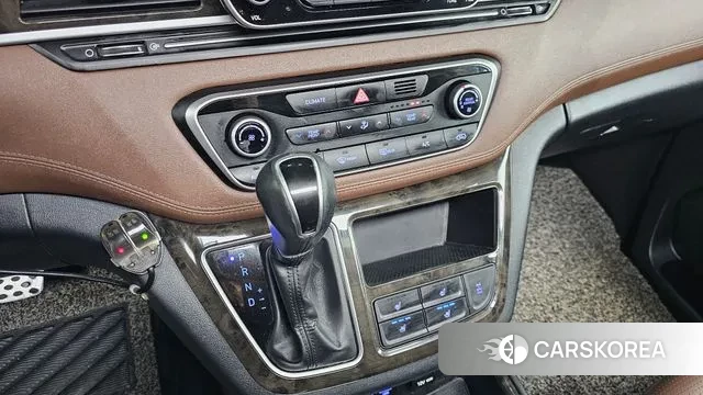 Hyundai The New Grand Starex id 3379896 из Кореи 19