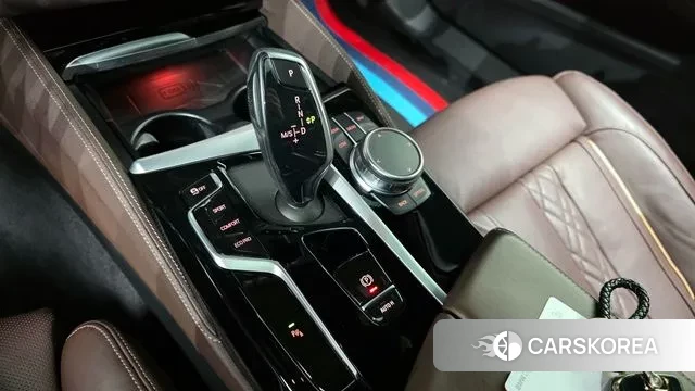 BMW 5 Series (G30) id 3740339 из Кореи 19