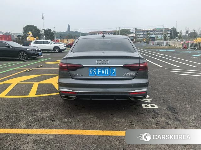 Audi A4L id 4320765 из Китая 9
