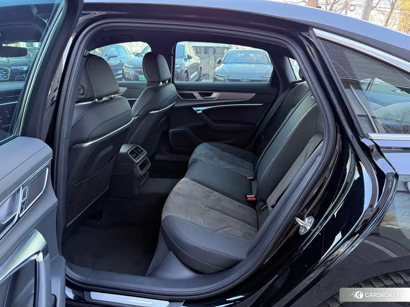 Audi A6L id 4576444 из Китая 14