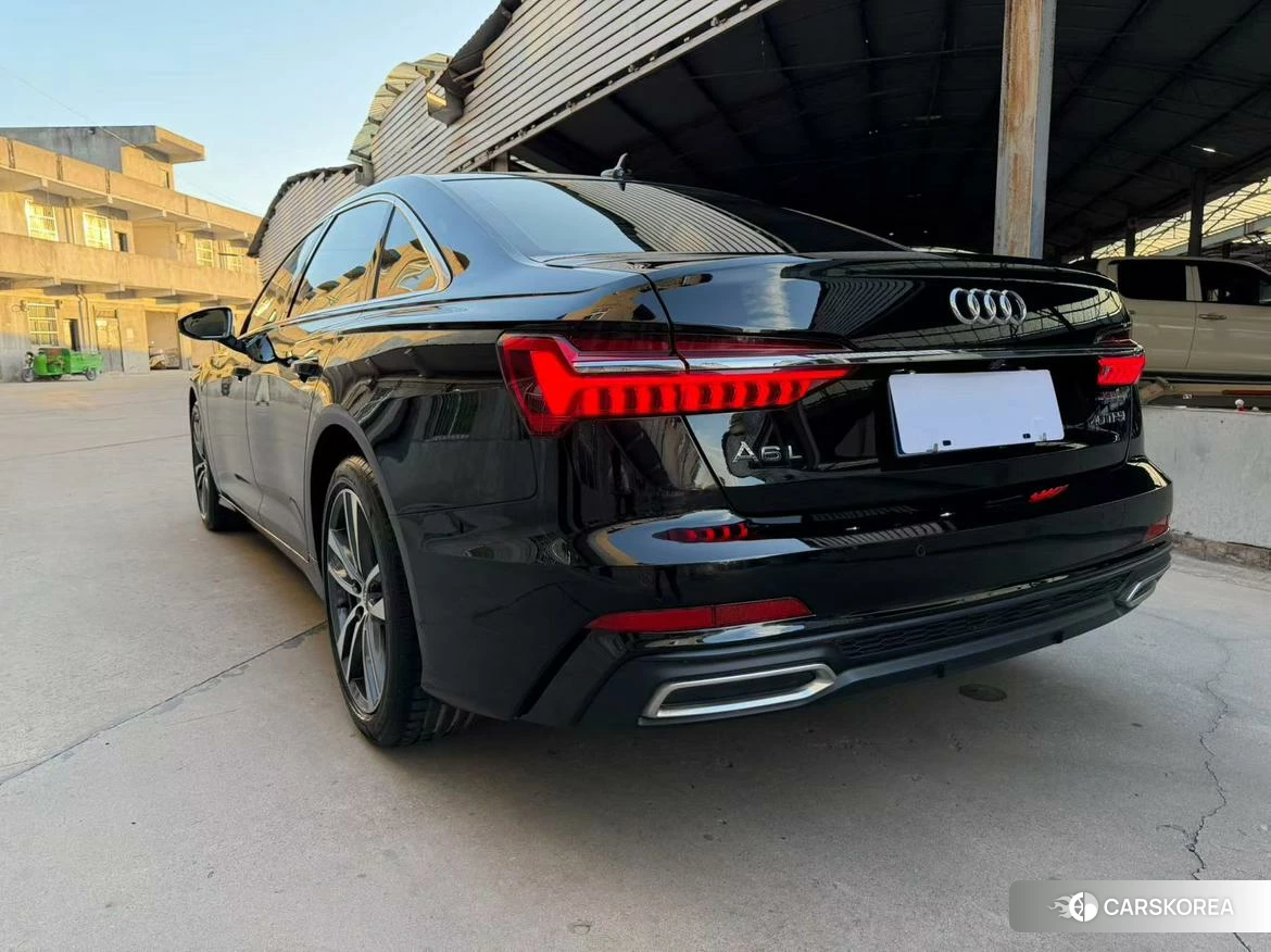 Audi A6L id 4487297 из Китая 9
