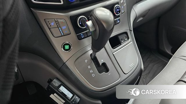 Hyundai The New Grand Starex id 4542303 из Кореи 19