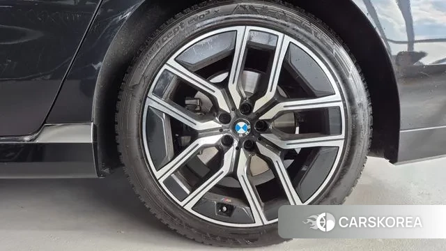 BMW 7 Series (G70) id 3415790 из Кореи 17