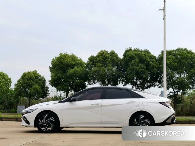 Hyundai Elantra id 4278850 из Китая 22