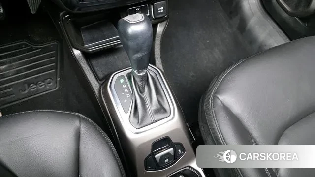 Jeep Renegade id 3630668 из Кореи 19