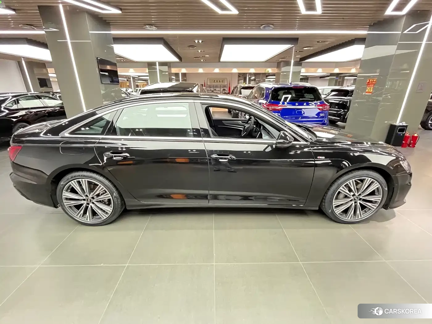 Audi A6L id 4622285 из Китая 9