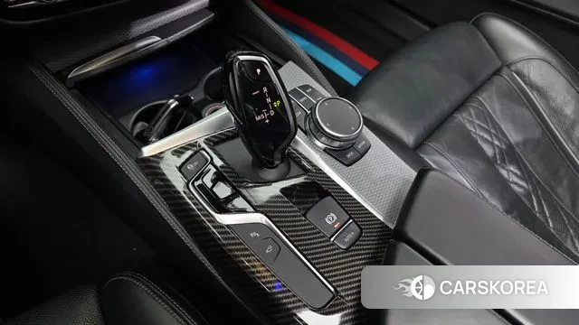 BMW 5 Series (G30) id 3698654 из Кореи 19