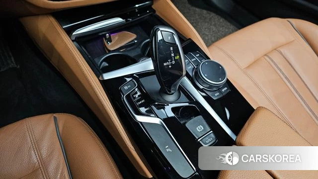 BMW 5 Series (G30) id 3801601 из Кореи 19