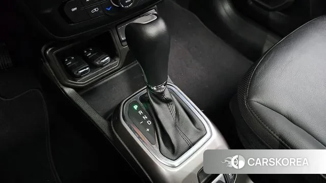 Jeep Renegade id 3438159 из Кореи 19