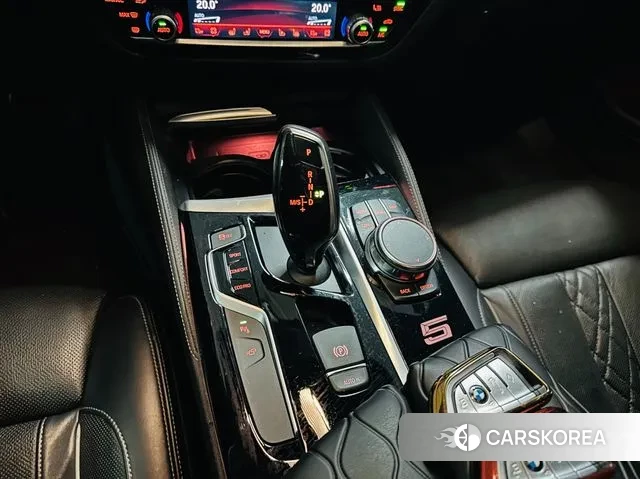 BMW 5 Series (G30) id 3085668 из Кореи 19