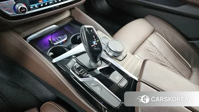 BMW 5 Series (G30) id 3396226 из Кореи 19