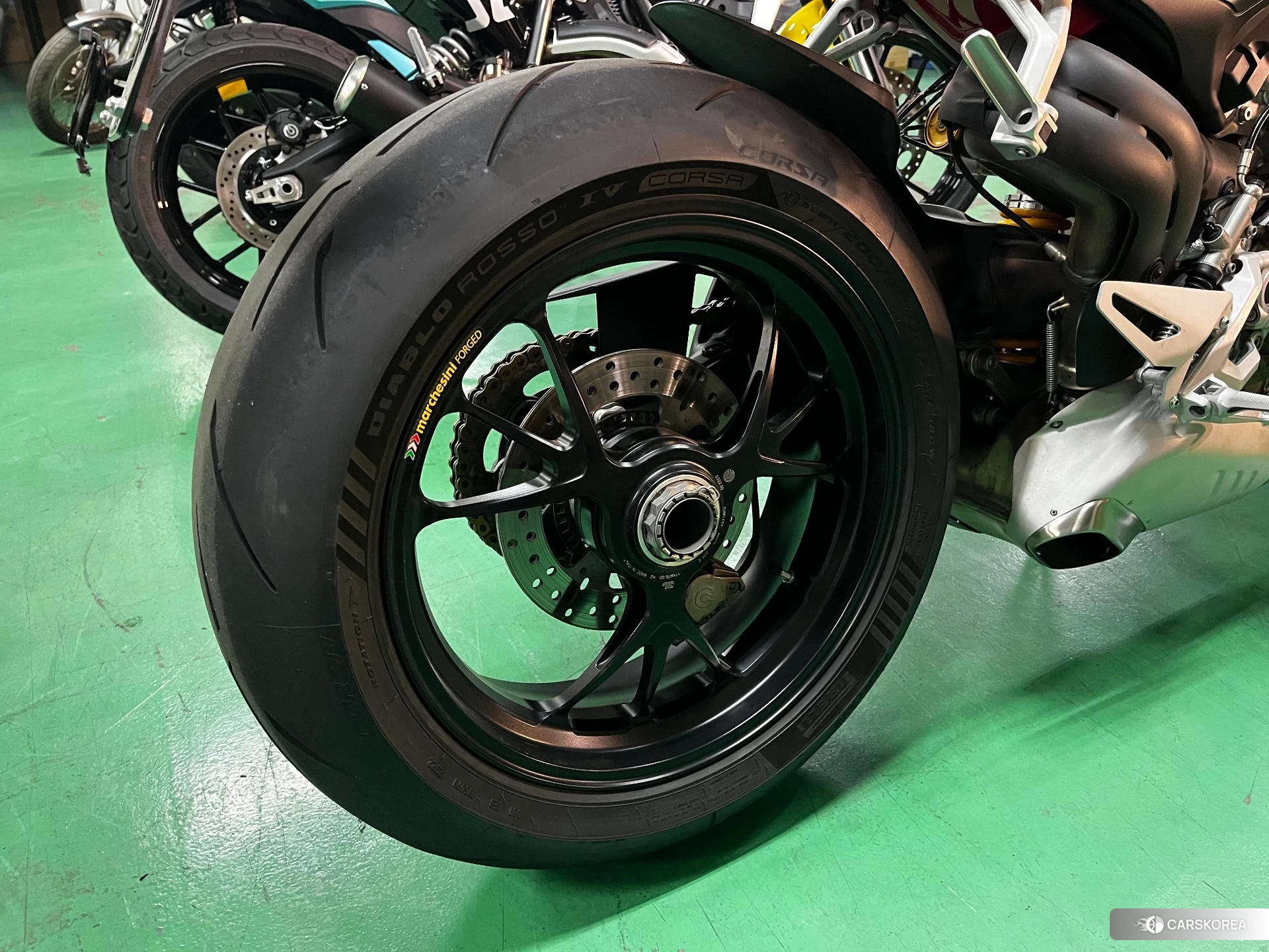 Проданный Ducati STREETFIGHTER V4 S id 4238030 из Японии, фото 9