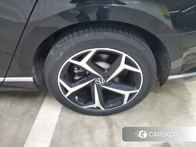 Volkswagen Magotan id 4253187 из Китая 19