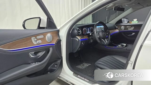 Mercedes-Benz E-Class W213 id 4737330 из Кореи 31