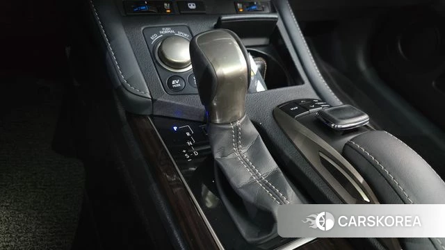 Lexus New ES300h id 3911968 из Кореи 19