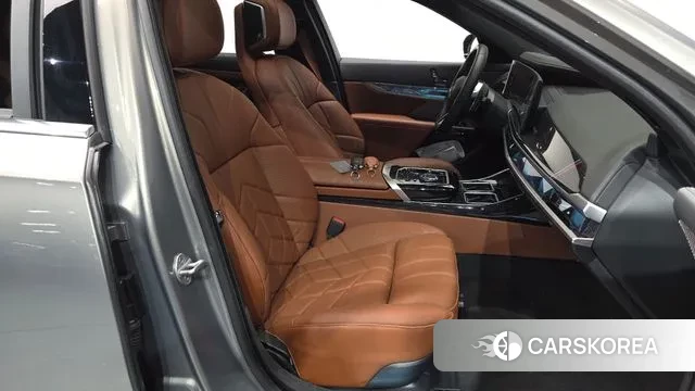 BMW 7 Series (G70) id 3419999 из Кореи 19