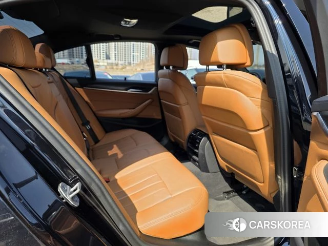 BMW 5 Series (G30) id 3818254 из Кореи 19