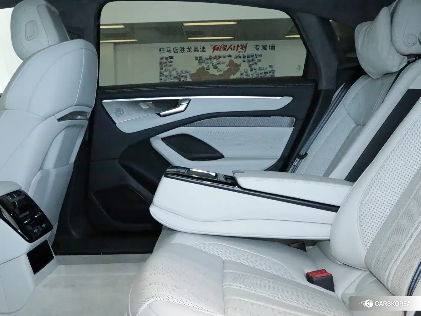 Audi A6L id 4681130 из Китая 9