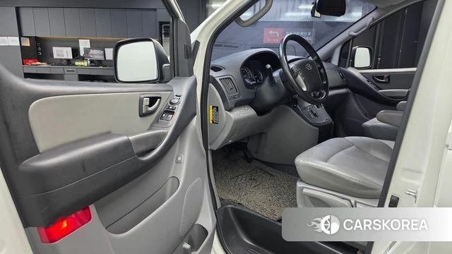 Hyundai The New Grand Starex id 4642507 из Кореи 29