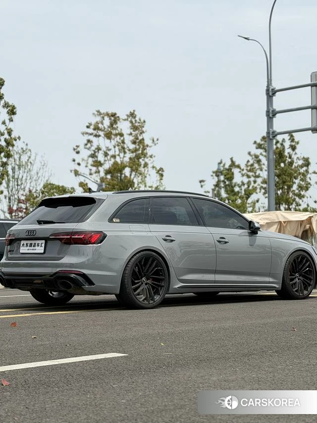 Audi RS 4 id 3908198 из Китая 20