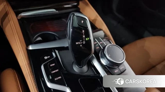 BMW 5 Series (G30) id 3317646 из Кореи 19