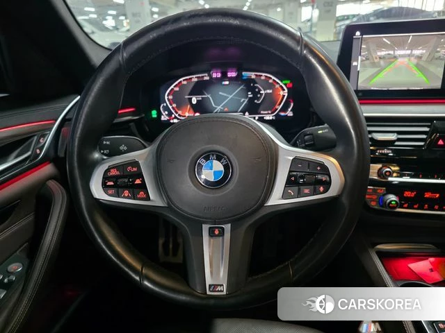 BMW 5 Series (G30) id 4667064 из Кореи 19