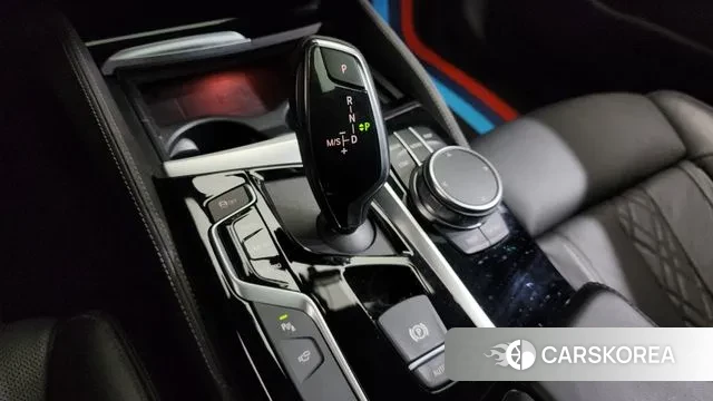 BMW 5 Series (G30) id 3736353 из Кореи 19