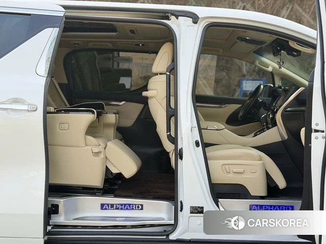 Toyota Elfa id 4328529 из Китая 19