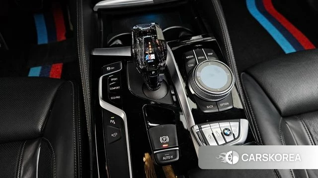 BMW 5 Series (G30) id 4390186 из Кореи 19