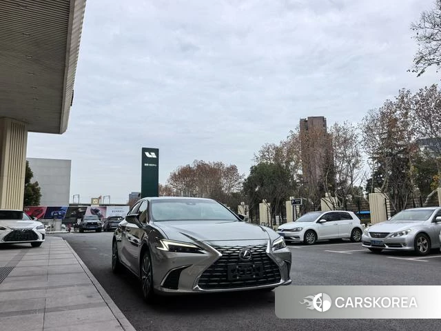 Lexus ES id 4277096 из Китая 16