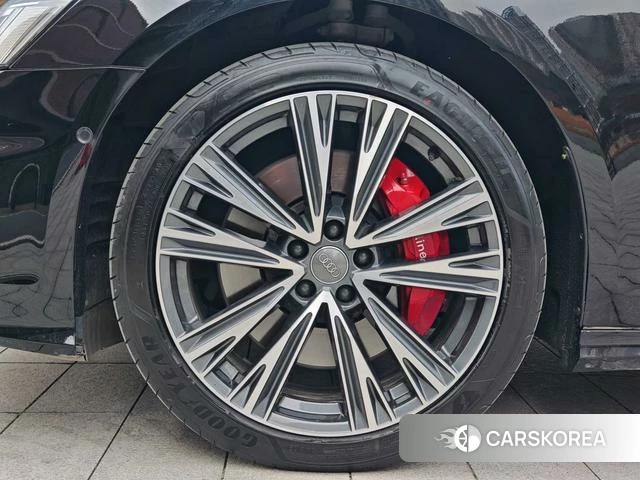 Audi A6L id 4260887 из Китая 9