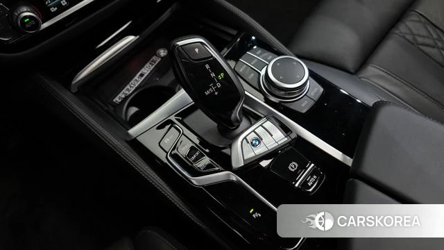 BMW 5 Series (G30) id 3883974 из Кореи 19