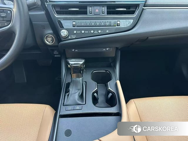 Lexus ES id 4209087 из Китая 19