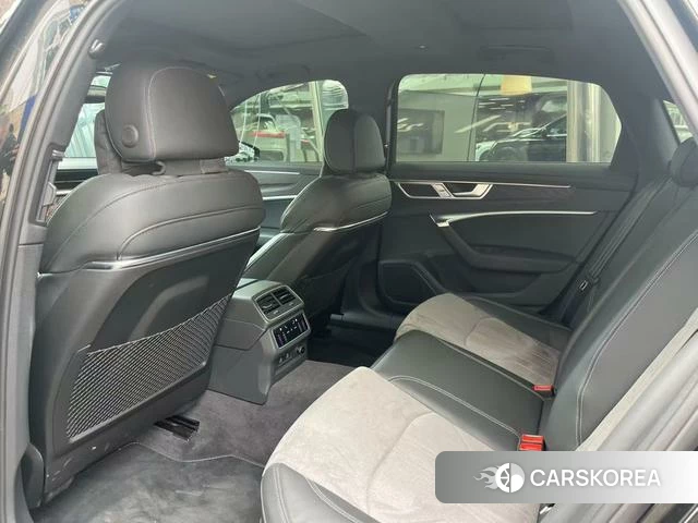 Audi A6L id 4258239 из Китая 9