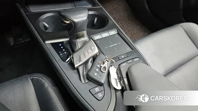 Lexus UX250h id 3582415 из Кореи 19