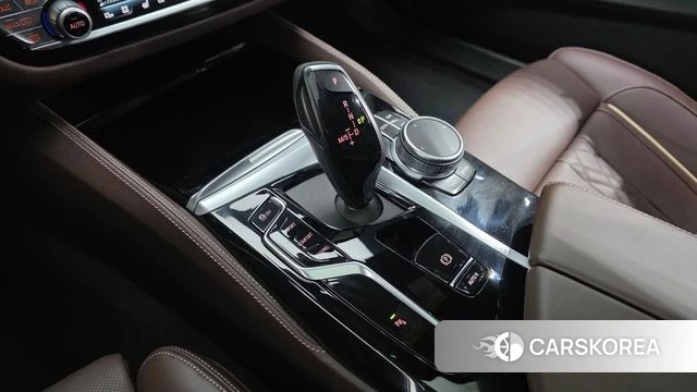 BMW 5 Series (G30) id 3934748 из Кореи 19