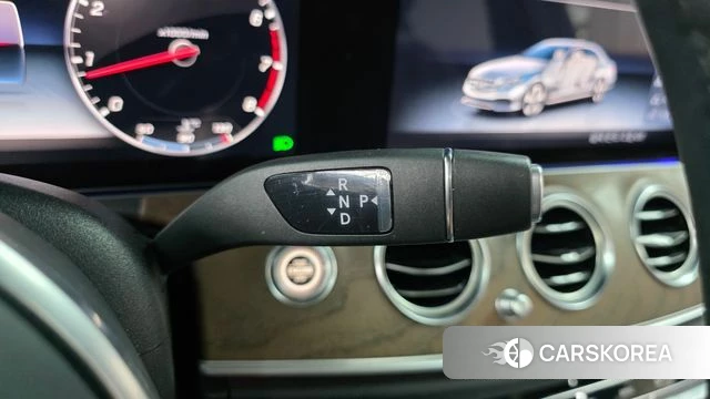 Mercedes-Benz E-Class W213 id 4196920 из Кореи 30