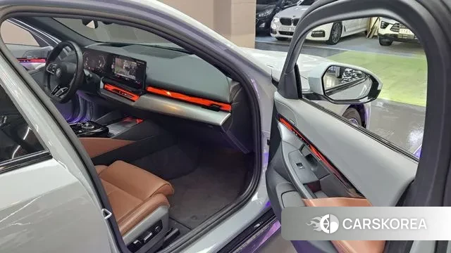 BMW 5 Series (G60) id 3732667 из Кореи 13