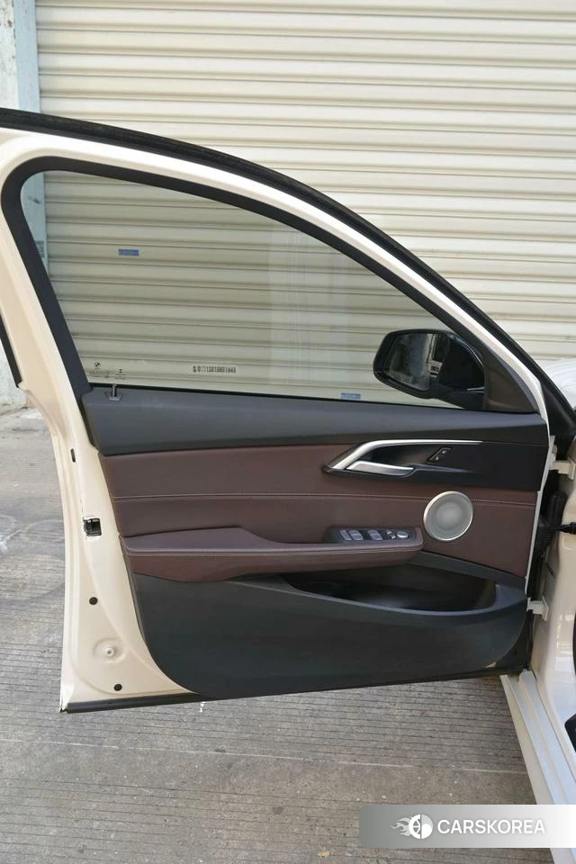 BMW 1 series id 4240356 из Китая 23