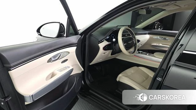 Genesis GV70 id 4201608 из Кореи 33