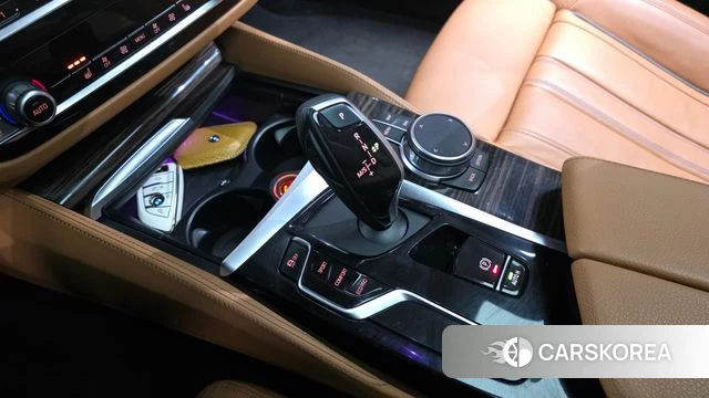 BMW 5 Series (G30) id 3859139 из Кореи 19