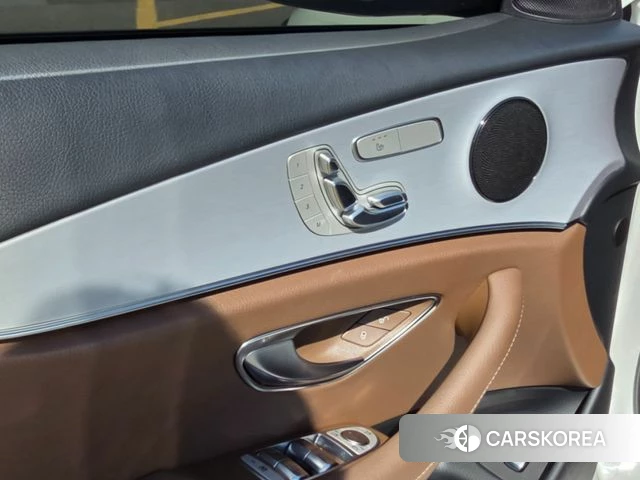 Mercedes-Benz E-Class W213 id 3813362 из Кореи 19