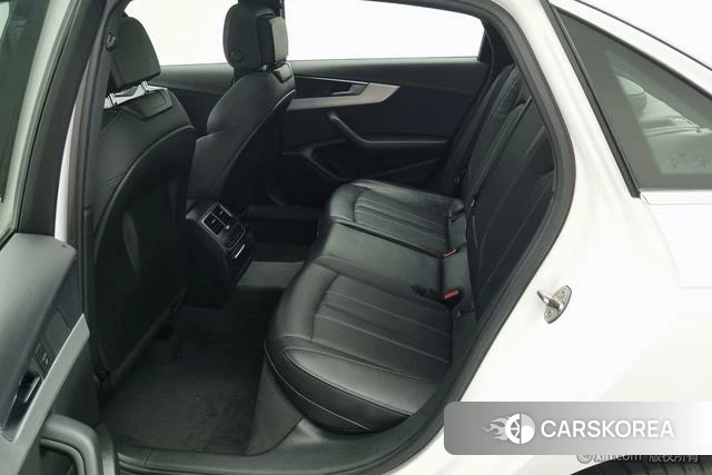 Audi A4L id 4321233 из Китая 23