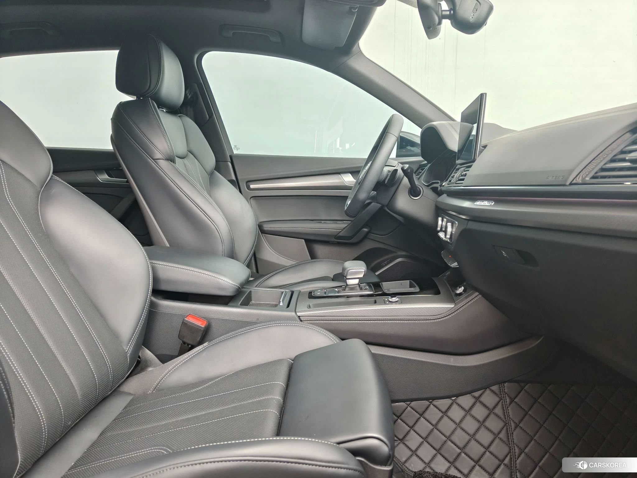 Audi Q5L id 4510377 из Китая 15