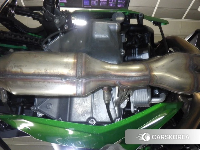 Kawasaki Z H2 SE id 4289965 из Японии 9