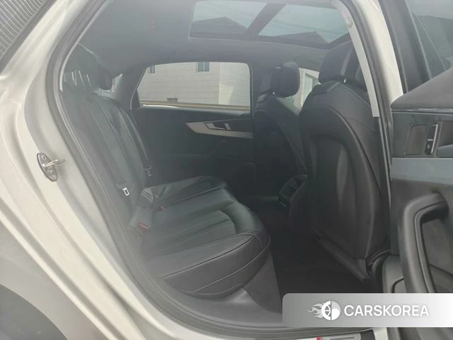 Audi A4L id 4290716 из Китая 14
