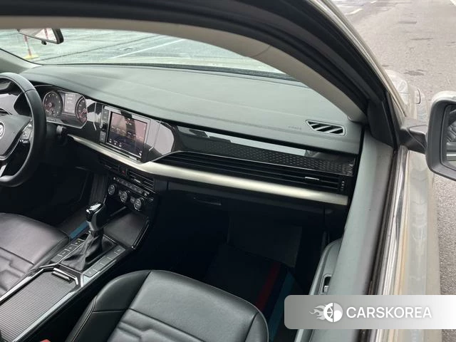 Volkswagen Passat id 4212694 из Китая 16