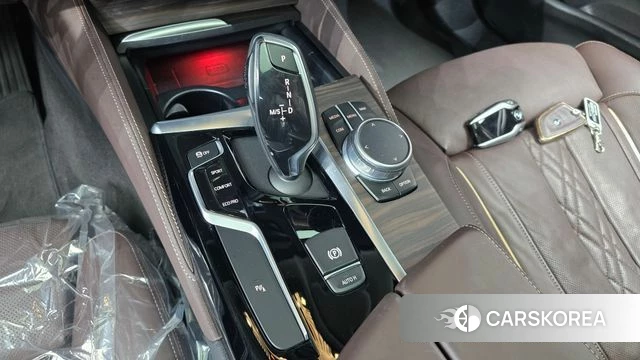 BMW 5 Series (G30) id 3898984 из Кореи 19