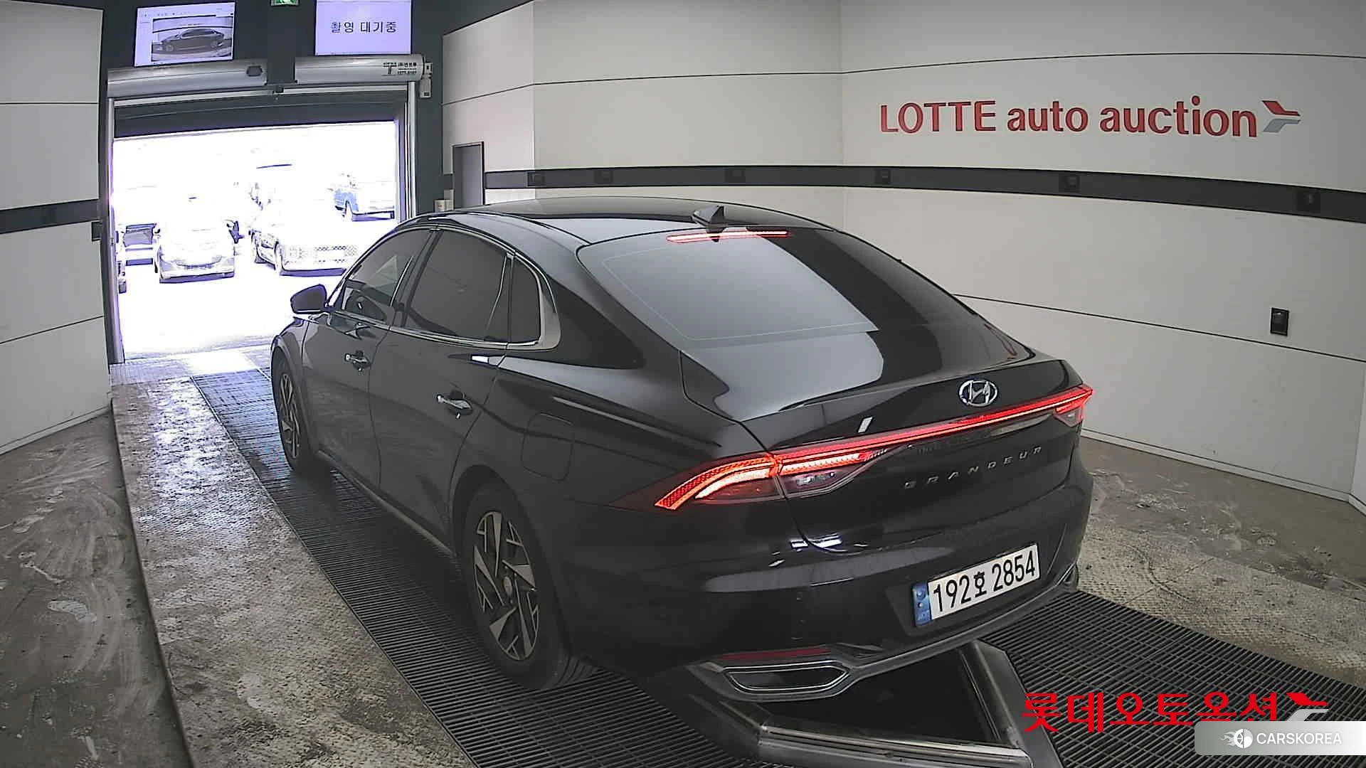 Hyundai Grandeur Hybrid id 3881998 из Кореи 36